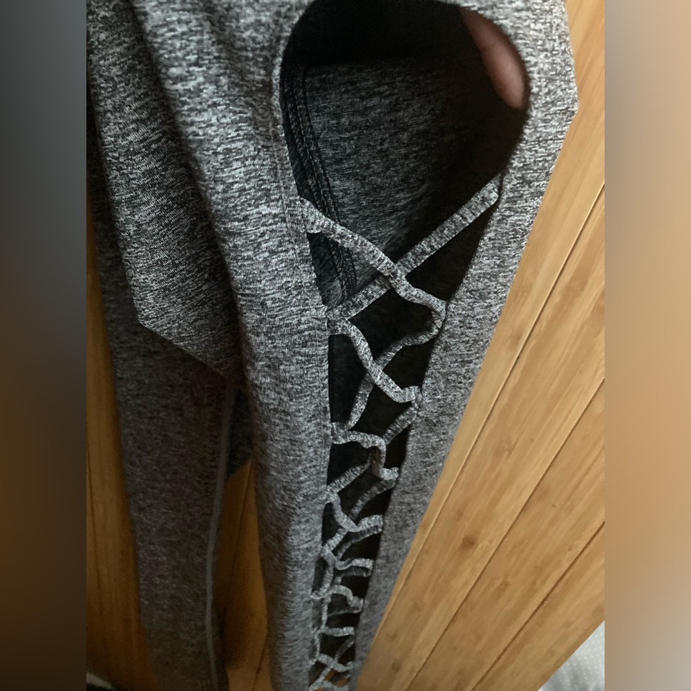 Jvini Crisscross cutout leggings Sz. S